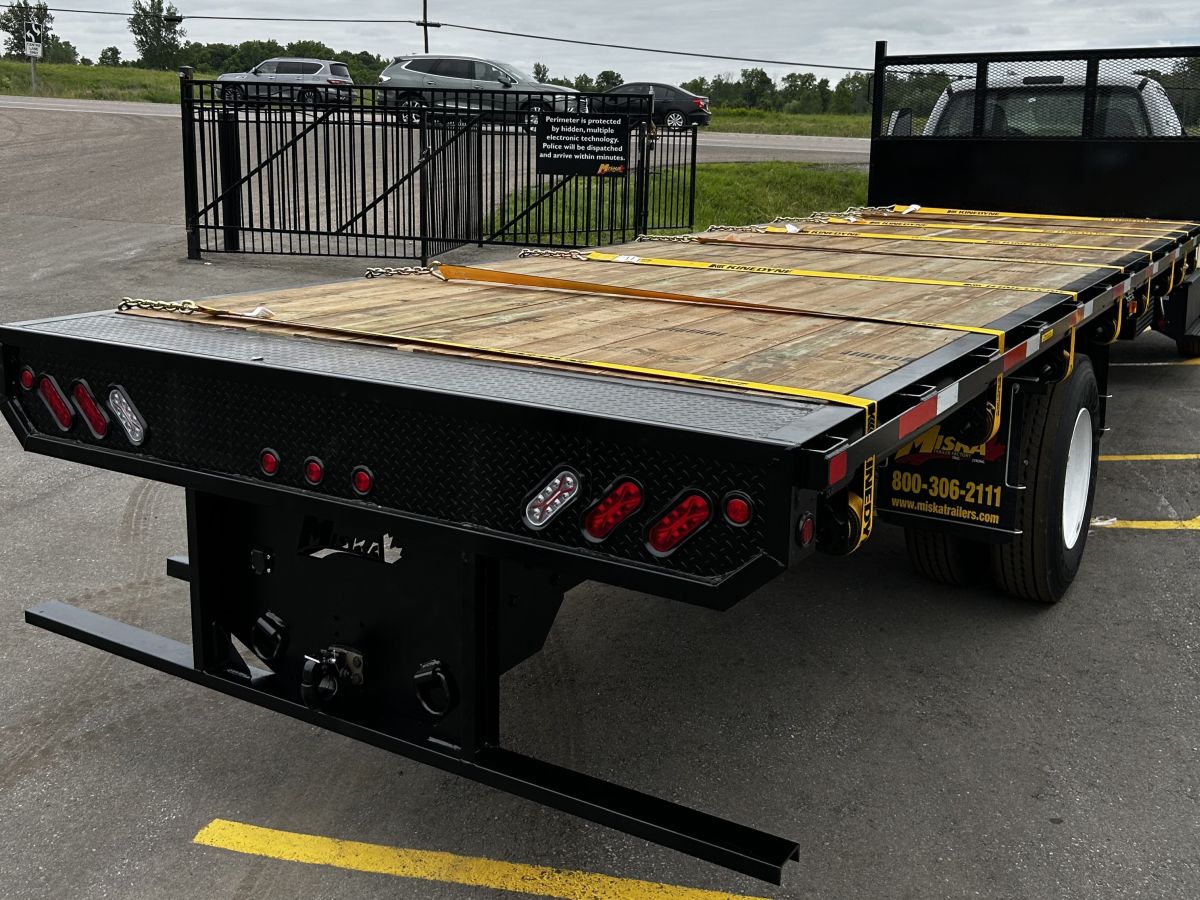 Flatdeck Truck Bodies - 20' Flatdeck Truck Body